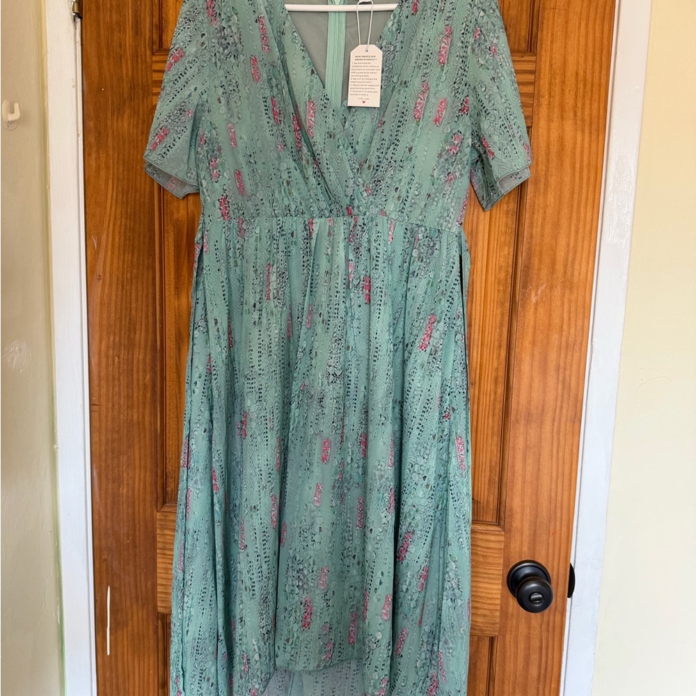 Elegant Green chiffon Floral Dress - Picture 2 of 8